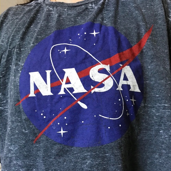 Cropped NASA graphic T-shirt - Picture 3 of 3